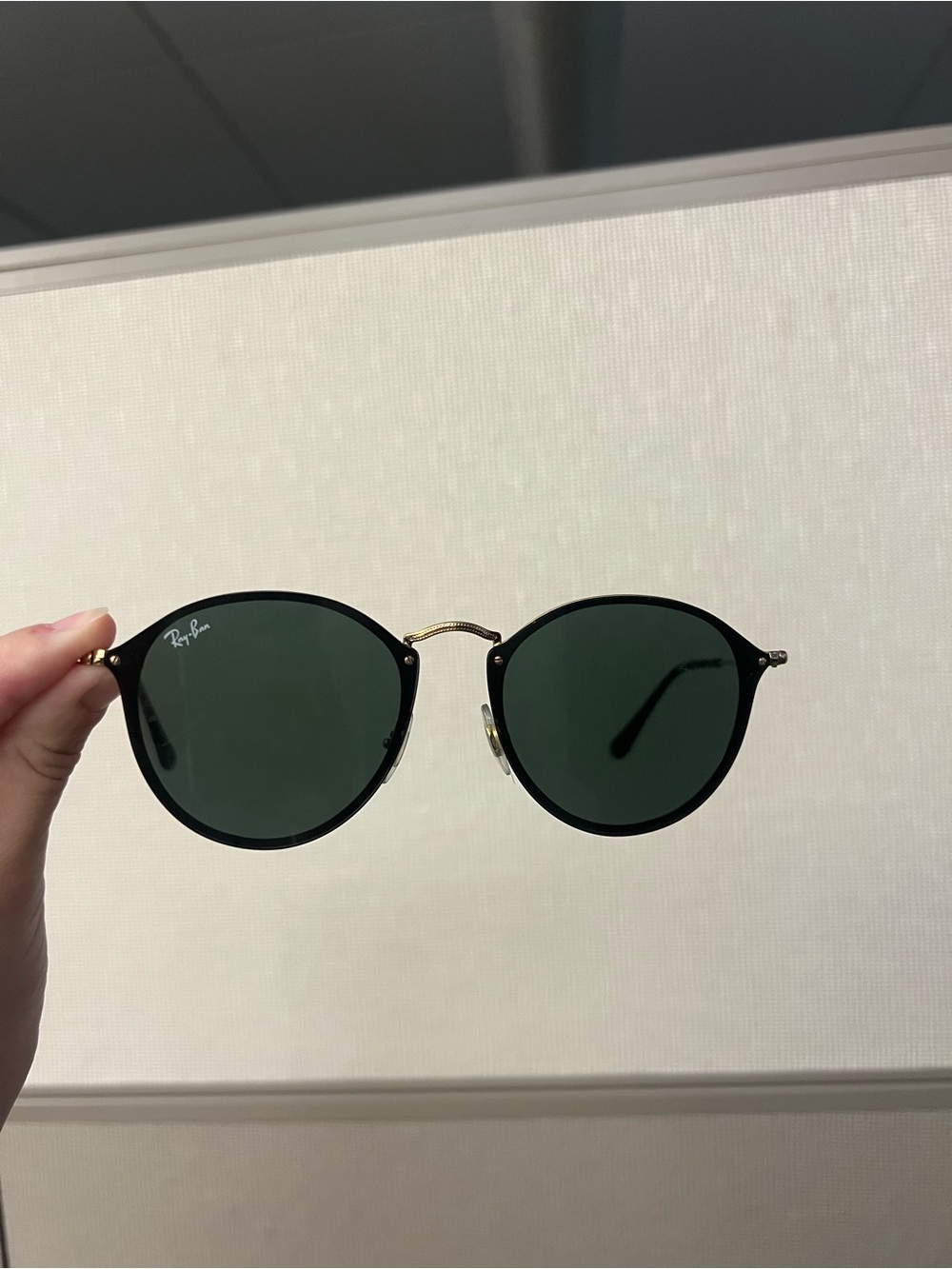 Ray-Ban Round Sunglasses — Black Frame with Dark Green Lenses